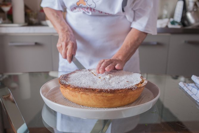 Cesarine: Small Group Pasta and Tiramisu Class in Sorrento - The welcome aperitivo sets the tone