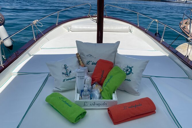 Complete Private Guided Three-Hour Tour on the Capri Coast - Green and White Grotto: short stops with changing color