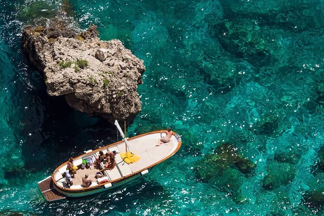 complete tour of the island of Capri by private boat - Key points to know before you book