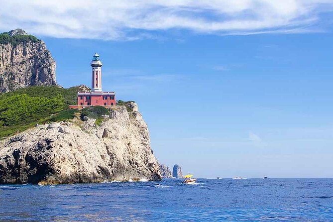 complete tour of the island of Capri by private boat - What the boat provides during three hours