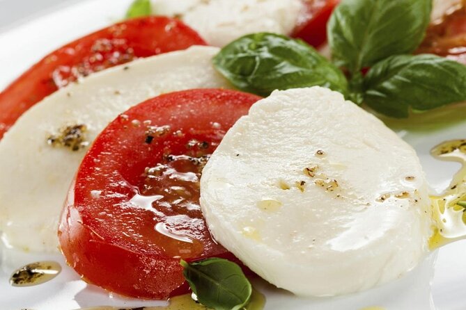 Cooking class with Pasta, mozzarella and Tiramisu with wine - Pasta from flour to the table
