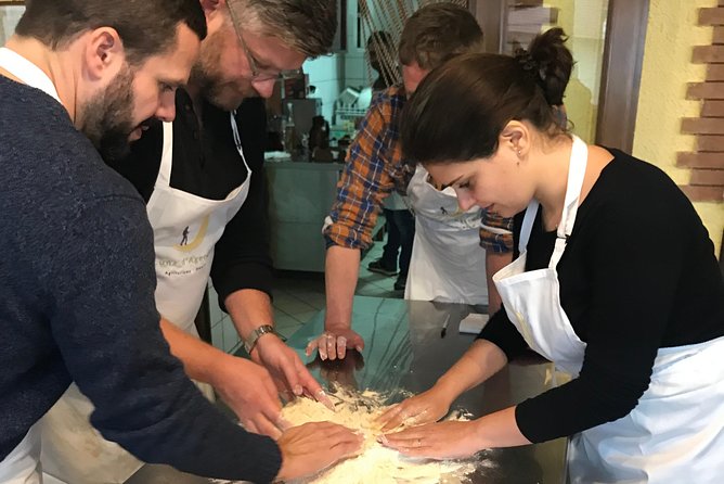 Cooking lesson: tagliatelle, mozzarella and tiramisu - A cooking class with a farm at its center