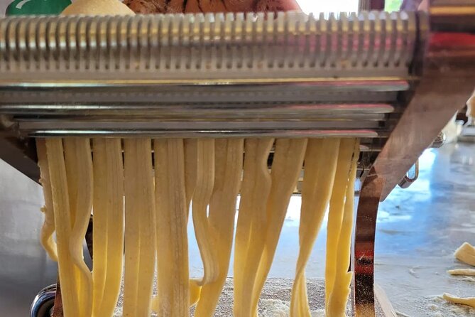 Cooking lesson: tagliatelle, mozzarella and tiramisu - Homemade limoncello to finish