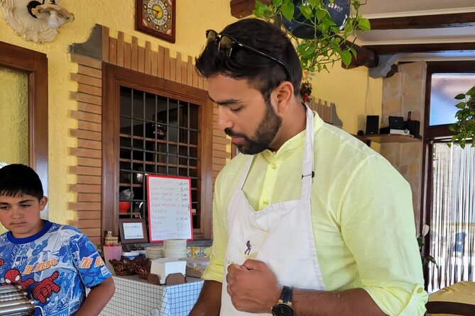 Cooking lesson: tagliatelle, mozzarella and tiramisu - Making tiramisu before the savory dishes