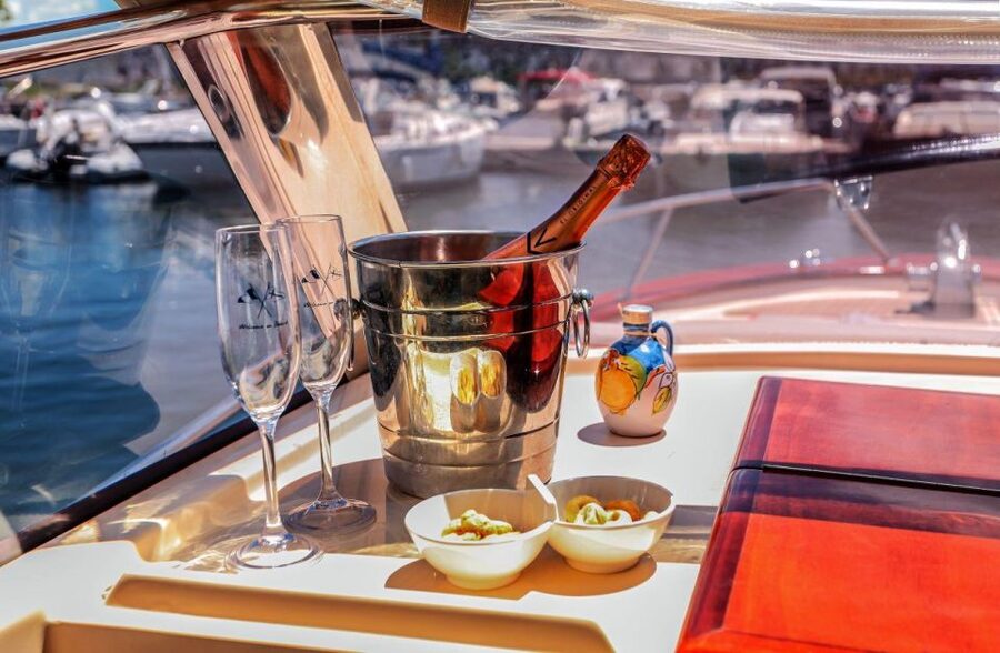 Discover Capri's Hidden Gems: Group Tour Boat Experience - The optional Blue Grotto decision