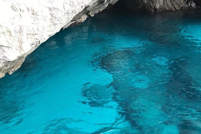 Discovery Capri Island by Boat from Capri - Why a one-hour boat ride makes sense on Capri