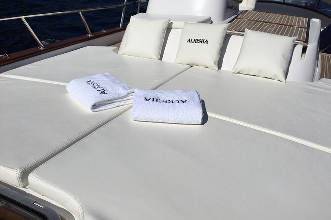 Exclusive Boat Tour to Capri with Swim Stop and Aperitif - What the customer service reports mean for your plans