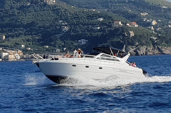 Excursion to Capri by shared boat departure from Sorrento - Leaving Sorrento for the Capo di Sorrento coast