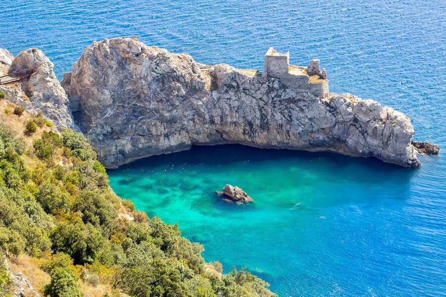 From Amalfi: Amalfi Coast 6-Hour Private Grottoes Boat Trip - Lunch at a seaside restaurant