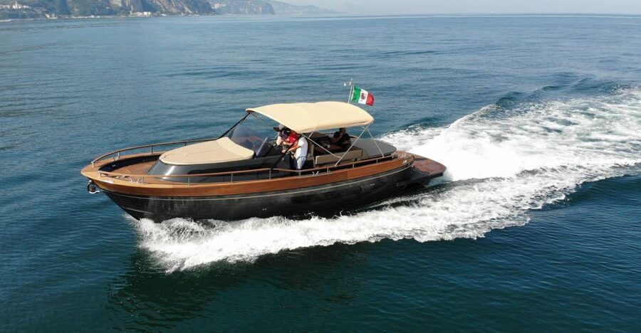 From Naples: Boat Tour to Capri Island with Aperitiv - The swim stop in Capri’s clear water