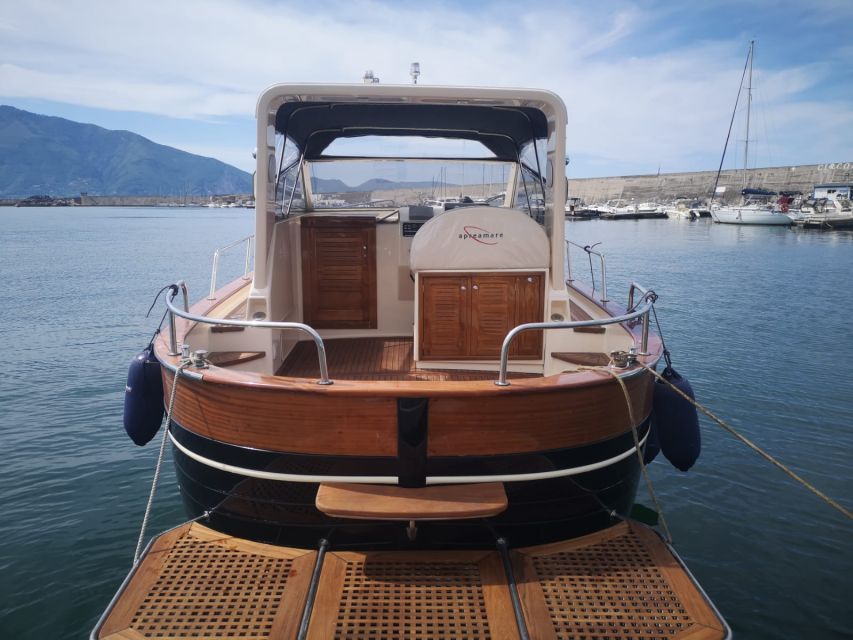 From Naples: Boat Tour to Capri Island with Aperitiv - Three hours to explore Capri on foot