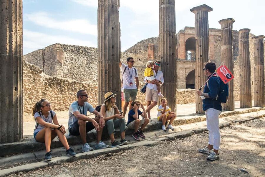 From Naples: Pompeii Skip-the-Line Guided Tour - Macellum and the plaster casts