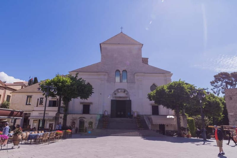 From Pompeii/Vico Equense: Amalfi, Positano, & Ravello Tour - Group management, guides, and the practical side