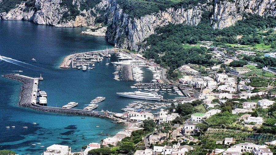 From Positano: Capri Island Group Cruise with Blue Grotto - Starting on Positano’s Spiaggia Grande