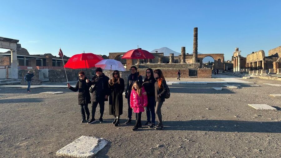 From Positano: Pompeii, Vesuvius, & Wine Tasting with Lunch - Why this Pompeii and Vesuvius day works well
