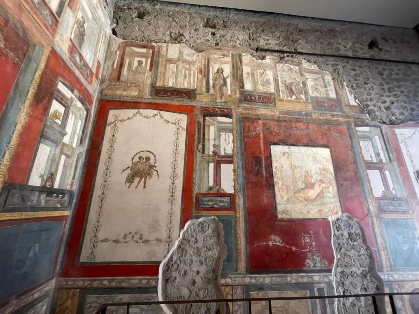 From Positano: Pompeii, Vesuvius, & Wine Tasting with Lunch - An 80-minute walk at the crater