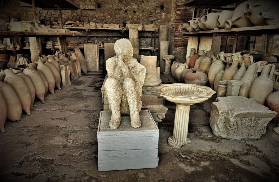 From Positano: Pompeii, Vesuvius, & Wine Tasting with Lunch - The 12-person group and guide service
