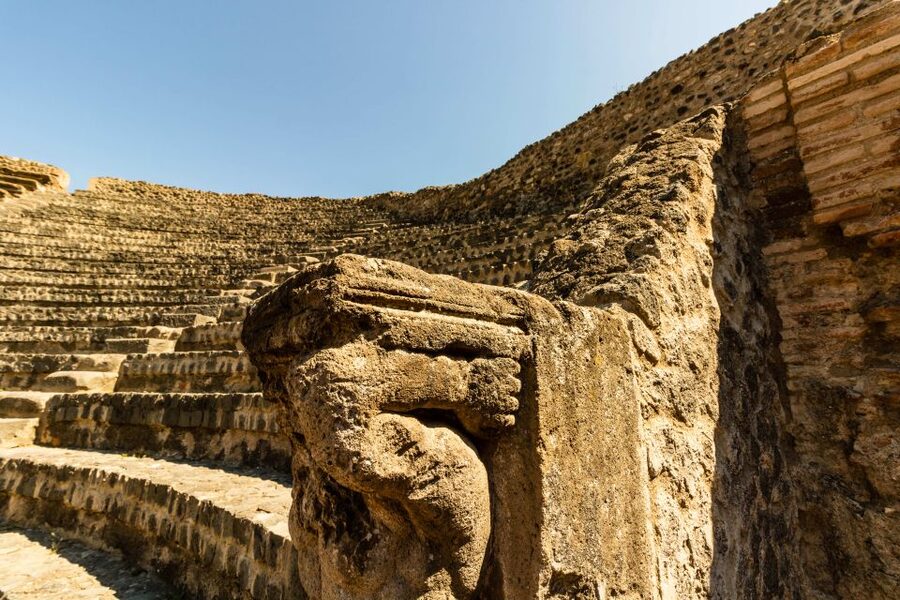 From Sorrento: 4-Hour Pompeii Group Excursion - Group size, audio, and hearing your guide