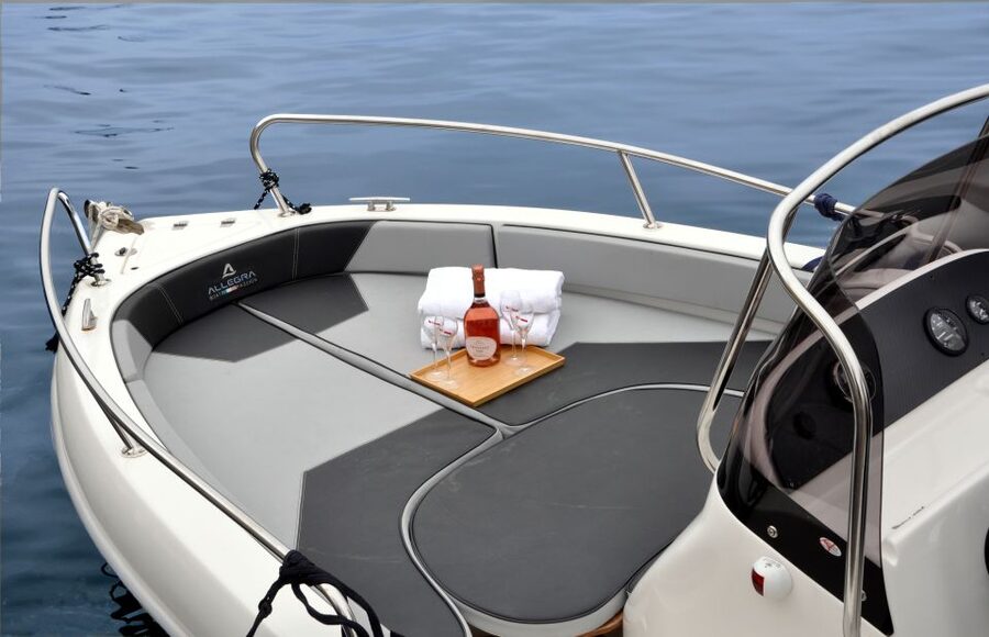 From Sorrento: Amalfi Coast Private Boat Tour with Skipper - Amalfi and the question of shore time
