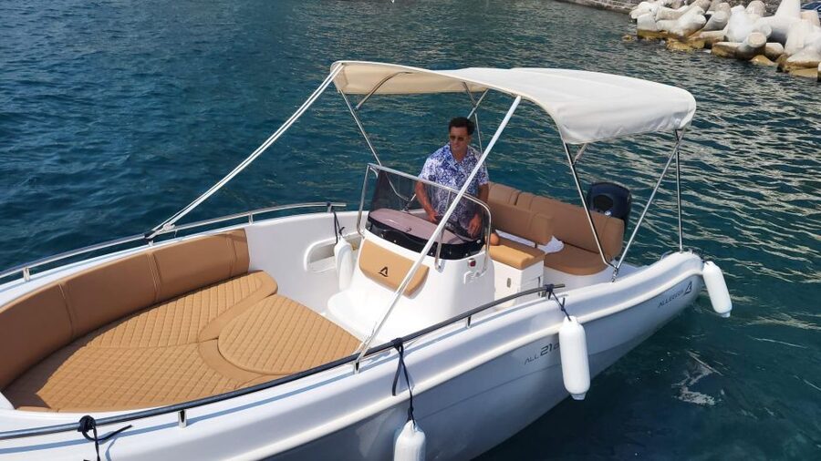From Sorrento: Full Day Capri Private Boat Trip with Drinks - Setting out from Marina Grande in Sorrento