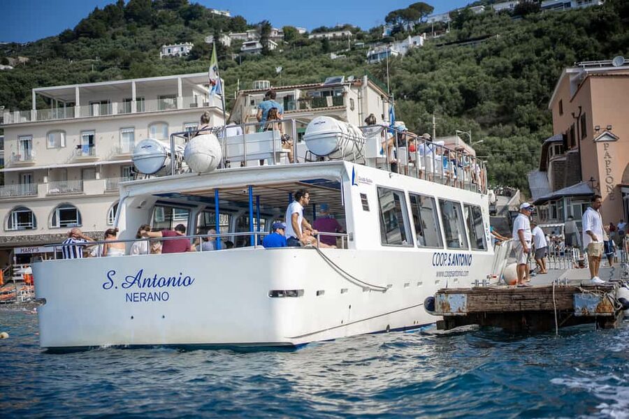 From Sorrento/Nerano: Capri Island Cruise with Guide Onboard - Capri with six hours to plan your own day