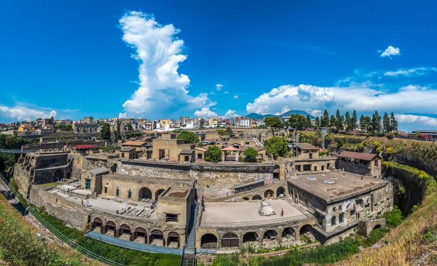 From Sorrento: Pompeii by Train with Vesuvius & Guided Tour - Why pairing Pompeii with Vesuvius works so well