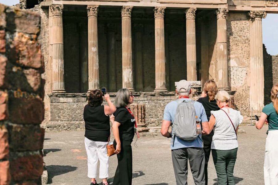 From Sorrento: Pompeii Half-Day Skip-the-Line Tour - Why a guide matters at Pompeii