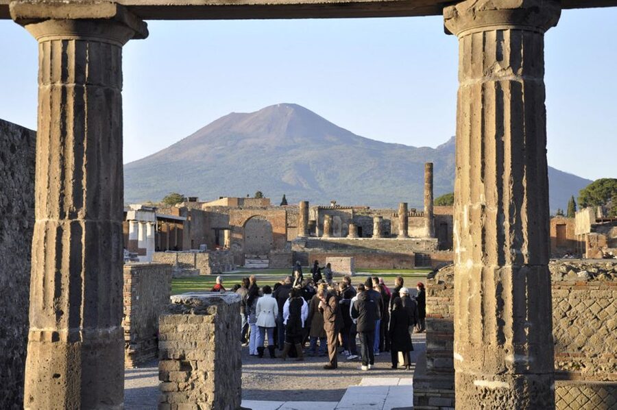 From Sorrento: Pompeii Ruins All-inclusive Guided Tour - Bakeries, termopolia, and everyday food
