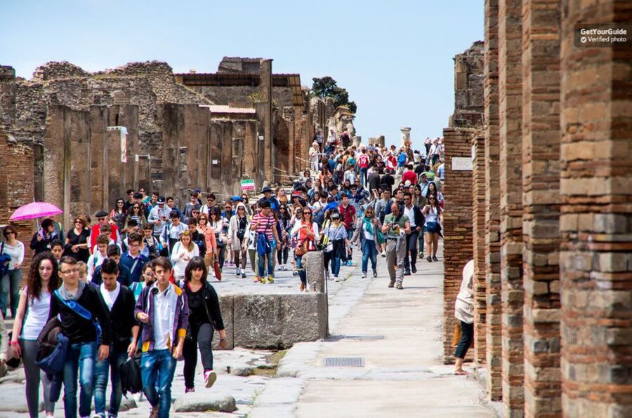From Sorrento: Pompeii Ruins All-inclusive Guided Tour - The train ride to Pompeii