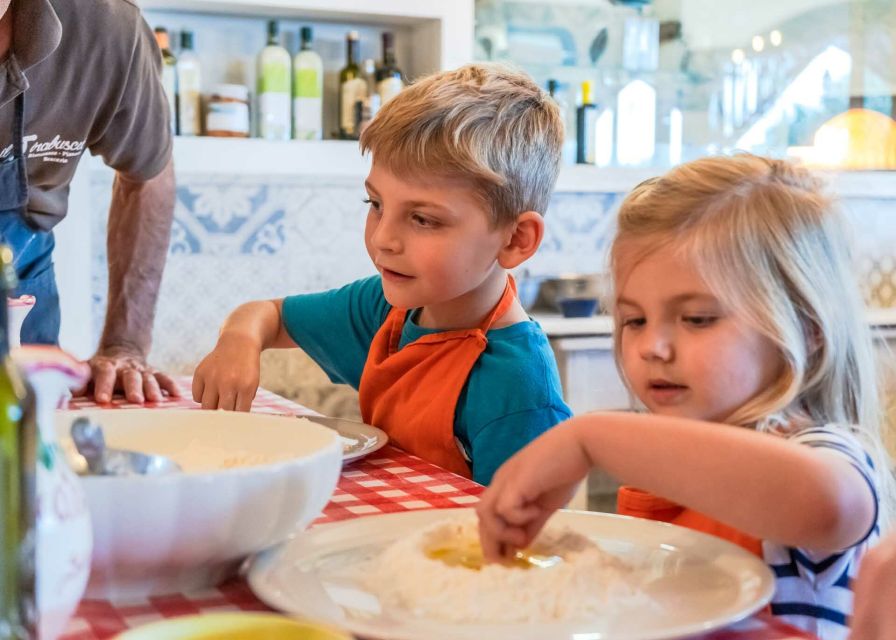 From Sorrento: The Real Cooking Class Experience - Meeting the chefs and starting with a drink