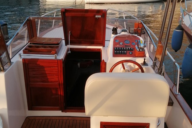 Full capri - Skippers, service, and the feel of a private day