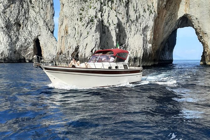 Full day in Capri with Fratelli Aprea 32 Feet - Green light inside Grotta Verde