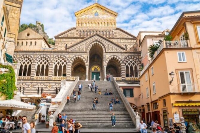 Full-Day Private Tour Amalfi Coast from Sorrento with Pick up - What the private vehicle changes