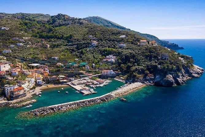 Guided day by boat to the Secrets of the Island of Capri - Capri Port and the Regina Giovanna Baths