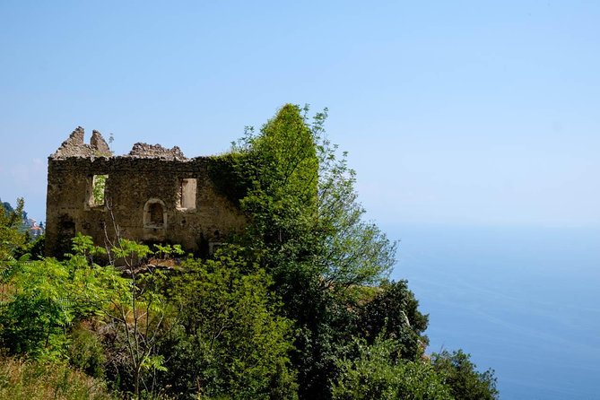 Guided Day Hike on the Path of the Gods with Sorrento Transfer - The shepherd’s hut is more than a snack break