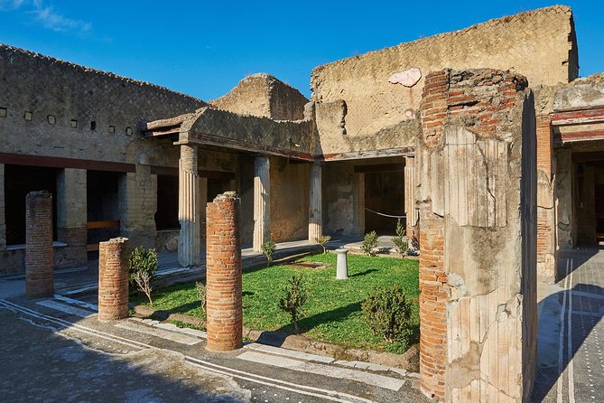Guided Day Tour of Pompeii and Herculaneum with Light Lunch - What the Guides Add to the Ruins