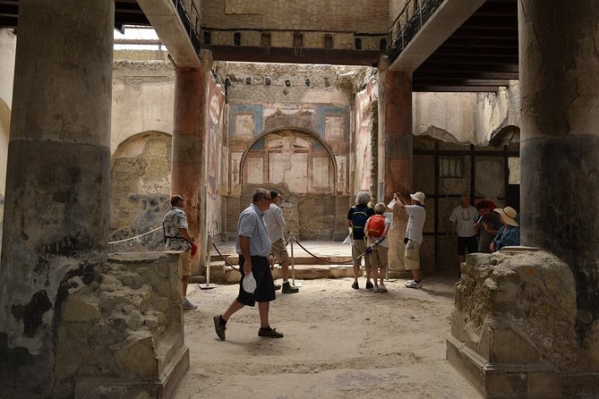 Guided Tour of Herculaneum with Lunch and Ticket Included - Why Herculaneum rewards a guided visit