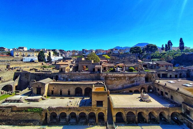 Guided Tour of Pompeii and Herculaneum with Lunch and Ticket - How the guides shape the day