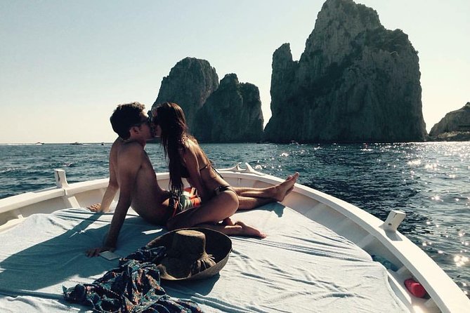 Half day around Capri (4 hours) - Boat size, comfort, and the bathroom question