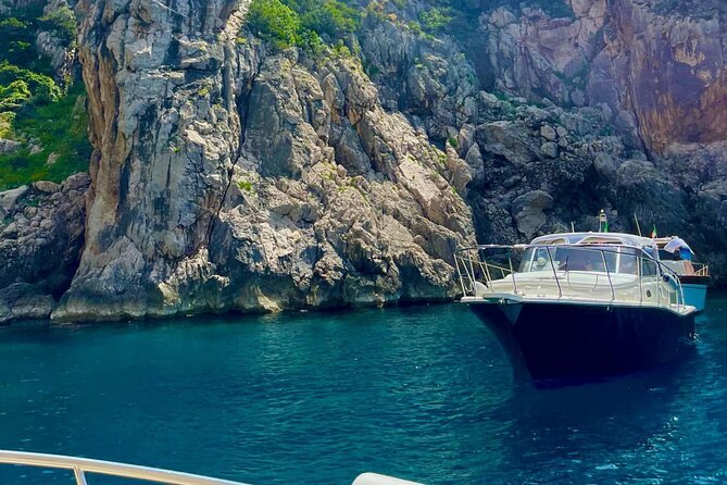 Half-day private boat tour of Capri - Timing, weather, and what to bring