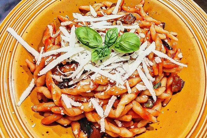 Hands-On Pasta and Tiramisu Class in Positano with Local Family - What the three-hour session is like