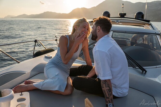 He said yes! Marriage Proposal at Sunset - Communication and meeting details