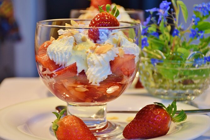 Ice Cream Show - Tasting the lemon sorbet and shop flavors