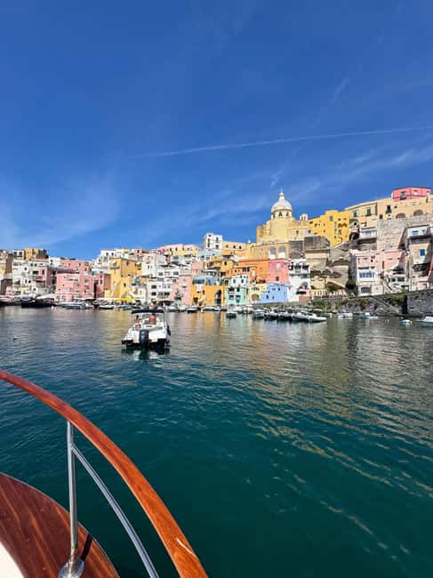 Ischia and Procida Private Day Cruise : From Sorrento - The return across the Gulf of Naples