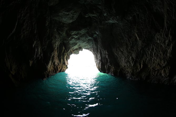 Li Galli Islands and Capri Small Group Boat Tour from Amalfi - Capri requires a clear plan