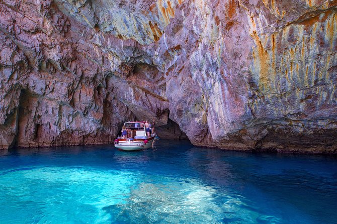 Luxury Private Boat Tour from Sorrento to Amalfi Coast– Shamal 40 - Furore Fjord and the 25-meter beach