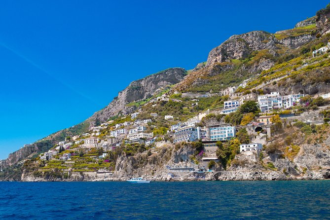 Luxury Private Boat Tour from Sorrento to Amalfi Coast– Shamal 40 - What the skipper can add to the day