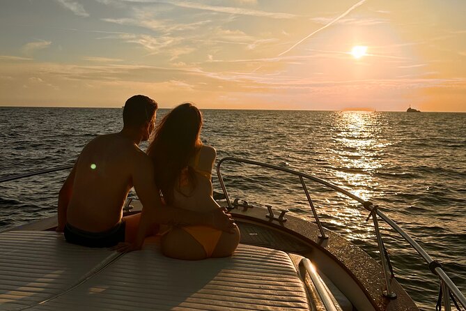 Luxury private boat tour to Capri and Blue Grotto on Gozzo 32 ft - Three hours on the Island of Capri