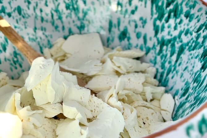 Mozzarella class & more in Sorrento - Meeting Sara and the family dairy connection
