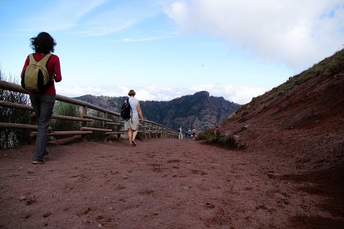 Mt Vesuvius and Pompeii Tour by Bus from Sorrento - Practical packing advice